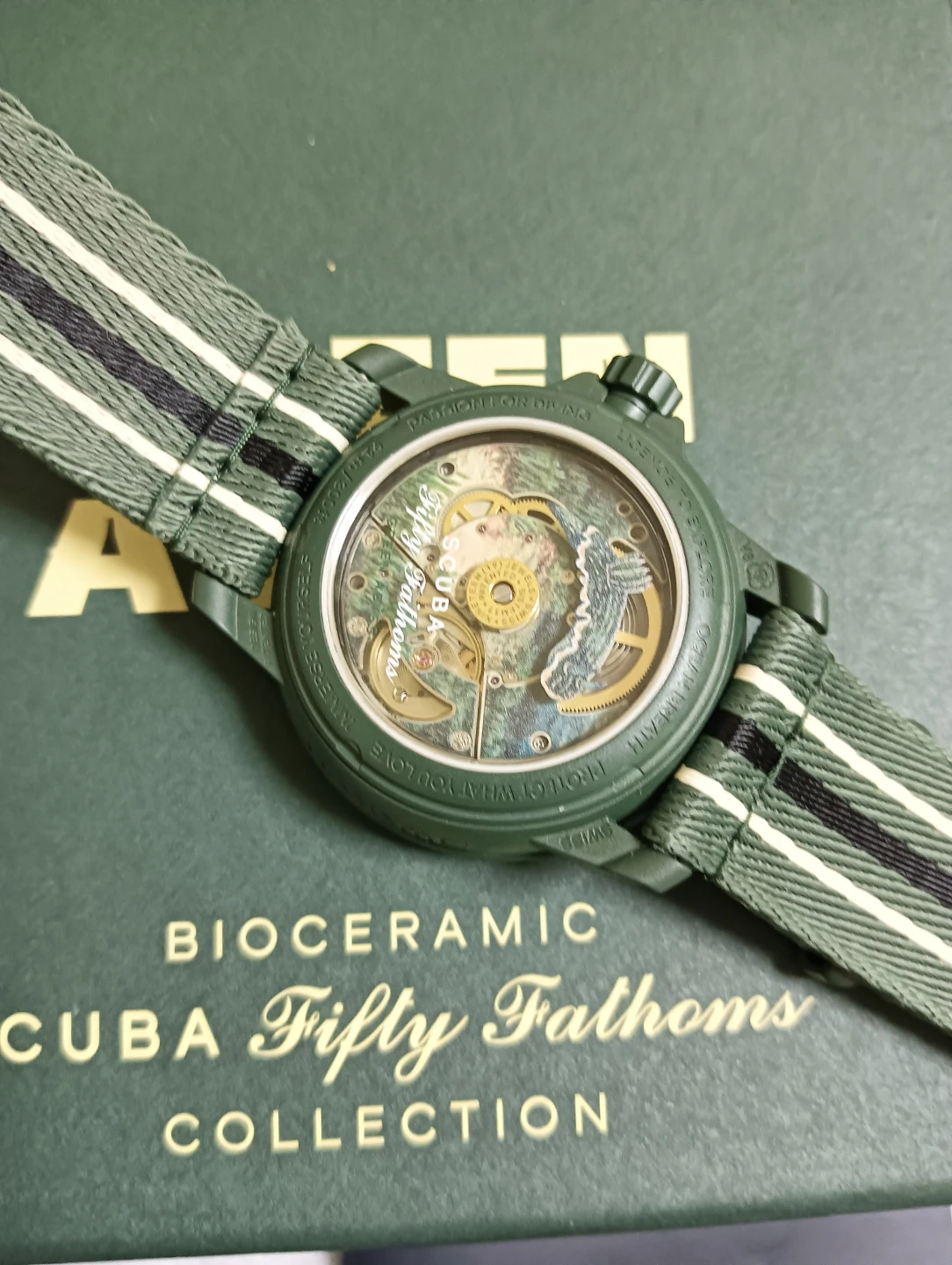 新品同様未使用。BLANCPAIN × SWATCH グリーンアビス 自動巻き 腕時計の写真8枚目