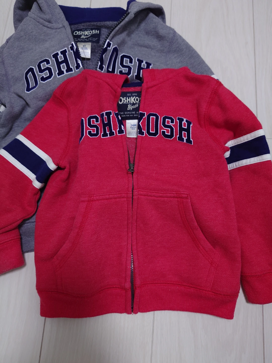 パーカOshKosh B'gosh