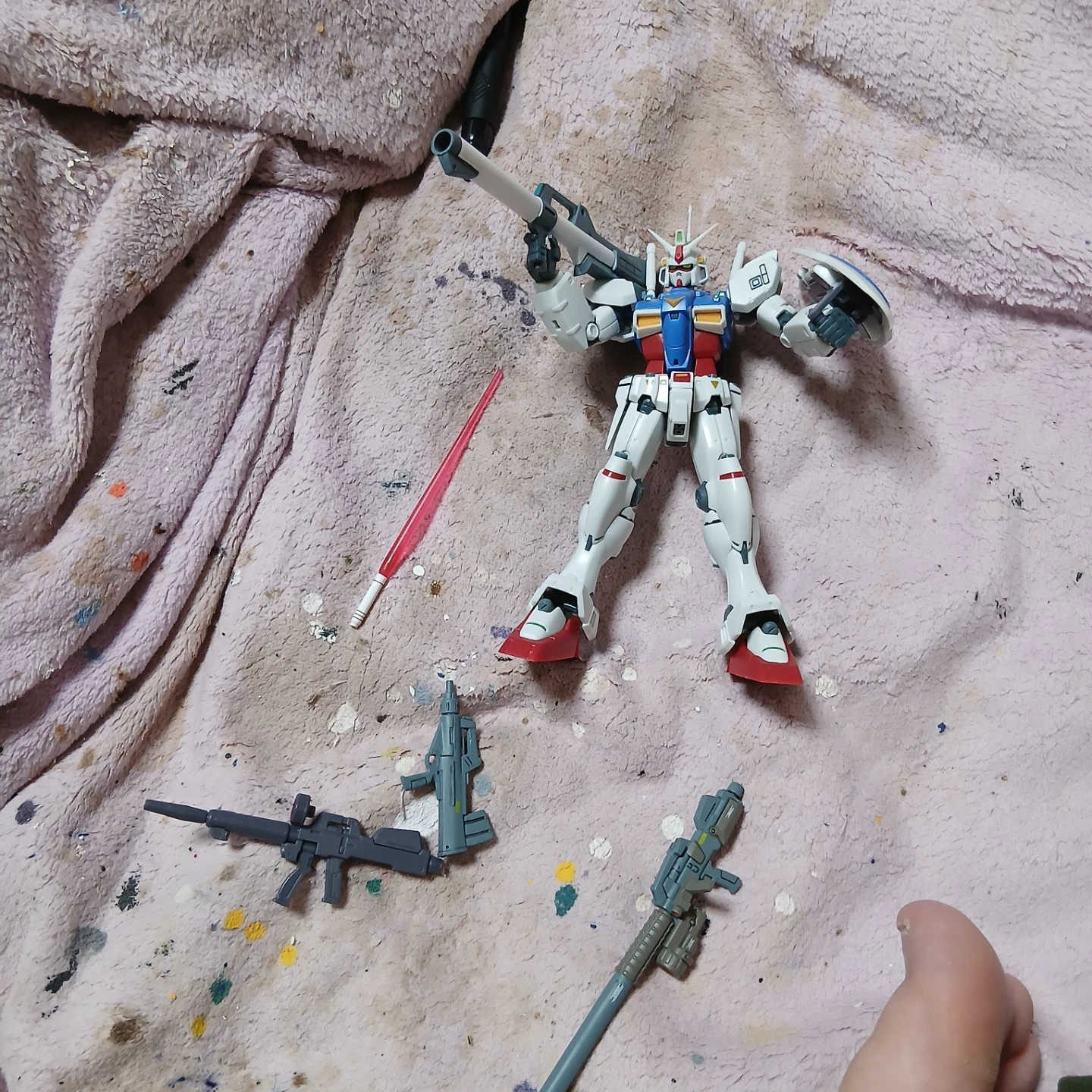 ガンダム プラモデル フィギュア 武器パーツ付きの写真8枚目