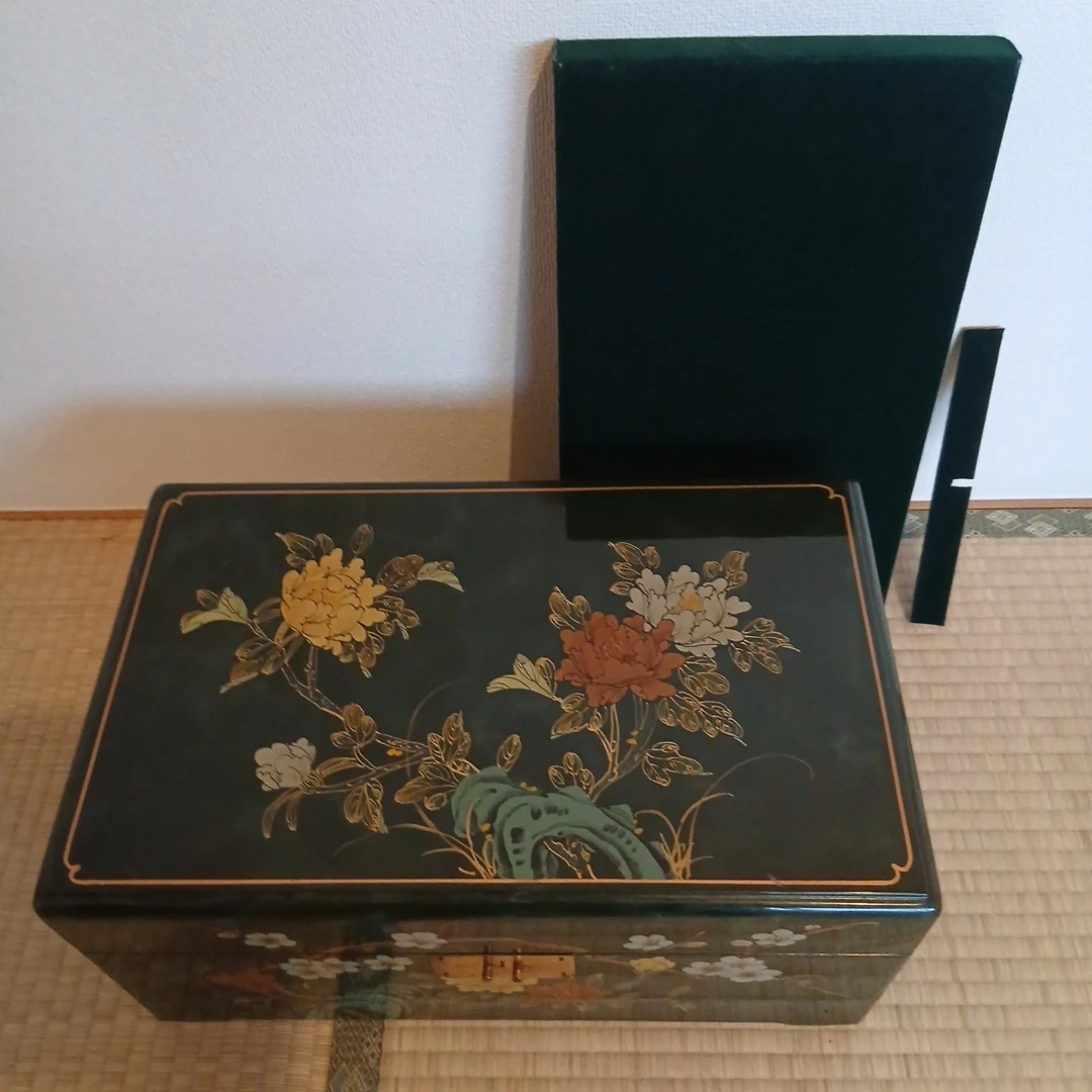 漆塗り風 花柄 ジュエリーボックス 収納ケース