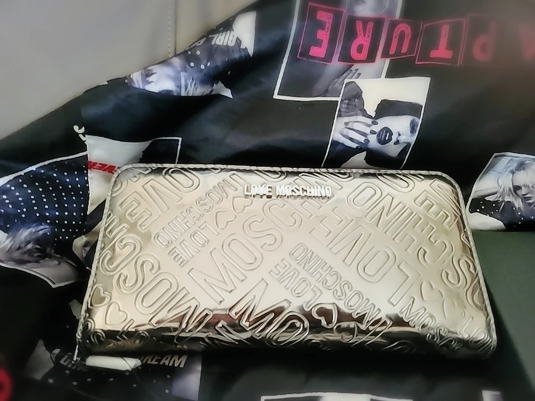 ラブモスキーノ 長財布 シルバーの写真2枚目