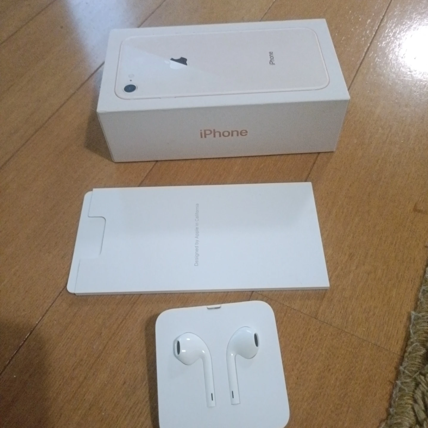 アップル iPhone 8 64GBの写真5枚目