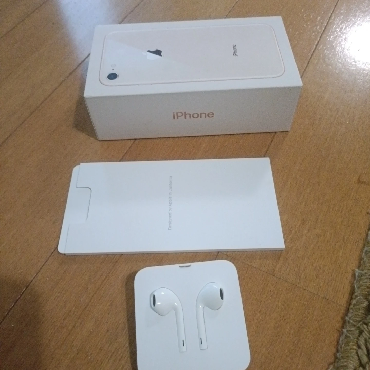 アップル iPhone 8 64GBの写真5枚目
