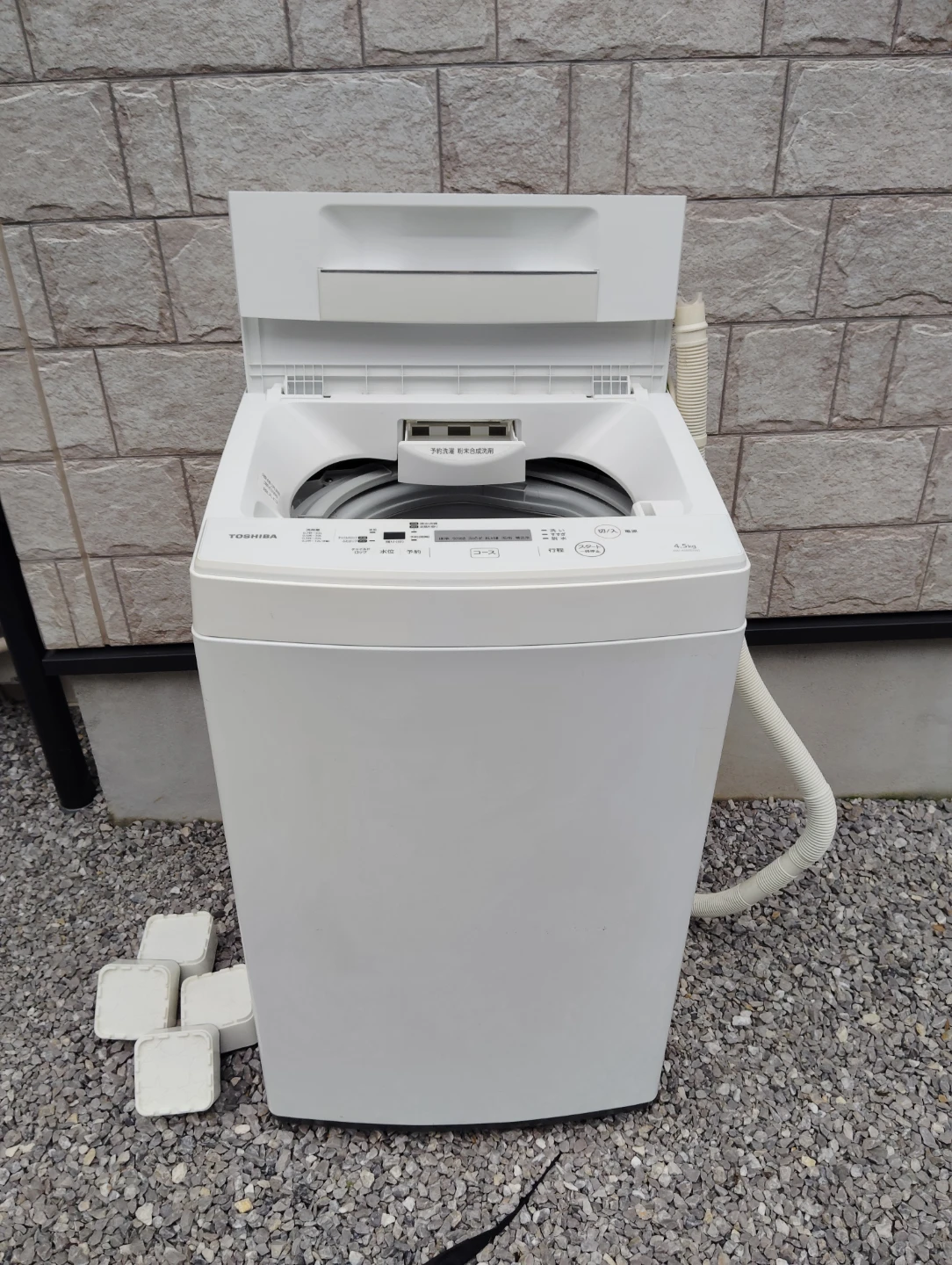 【お届けも可能です】全自動洗濯機4.5kg　東芝 TOSHIBA 洗濯機 AW-45M5 かさ上げ台（足上げ台）4個付きの写真2枚目