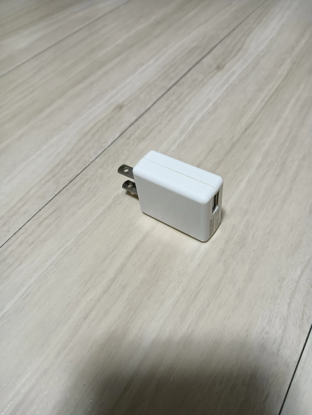 ダイソー USB電源アダプター