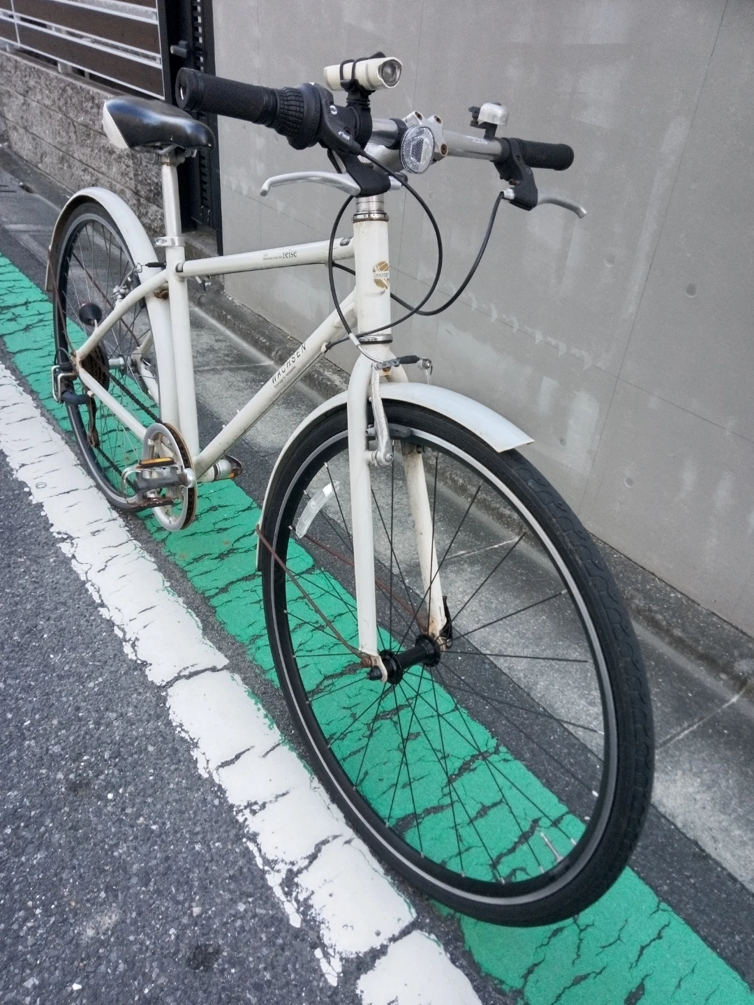 ヴァクセン クロスバイク 700C ホワイトの写真4枚目