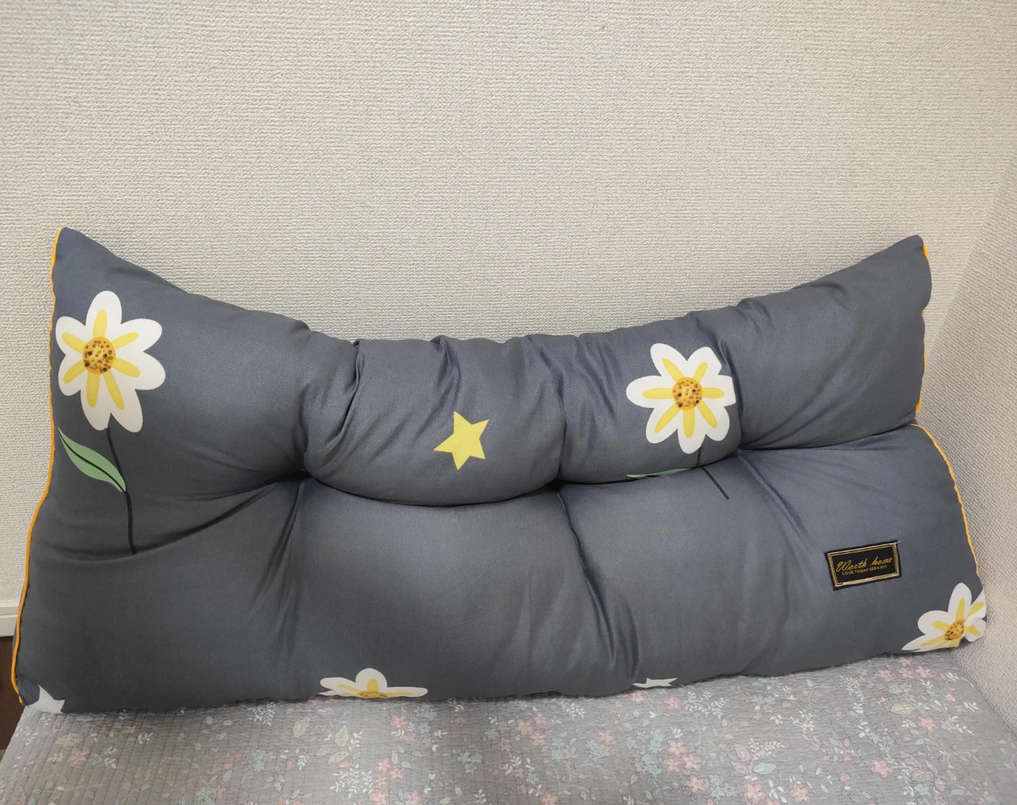 Worth home ロングクッション 花柄 グレー