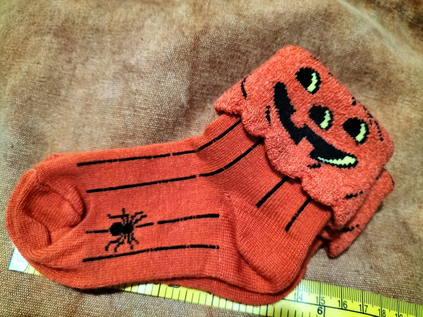 ハロウィン柄キッズ靴下 かぼちゃ クモの写真4枚目