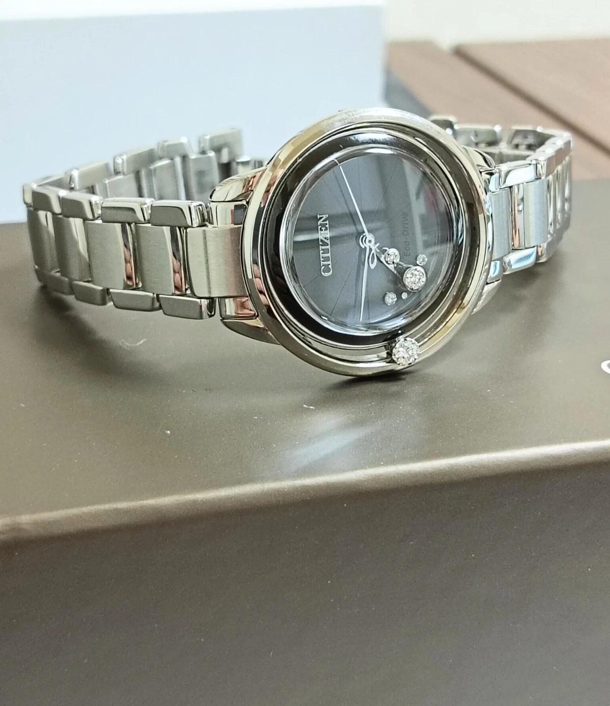 未使用近い美品11万。CITIZEN エルシリーズ ダイヤモンド エコドライブ 腕時計
