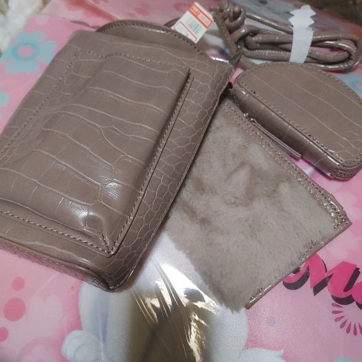 しまむら クロコ型押し マルチショルダーバッグ