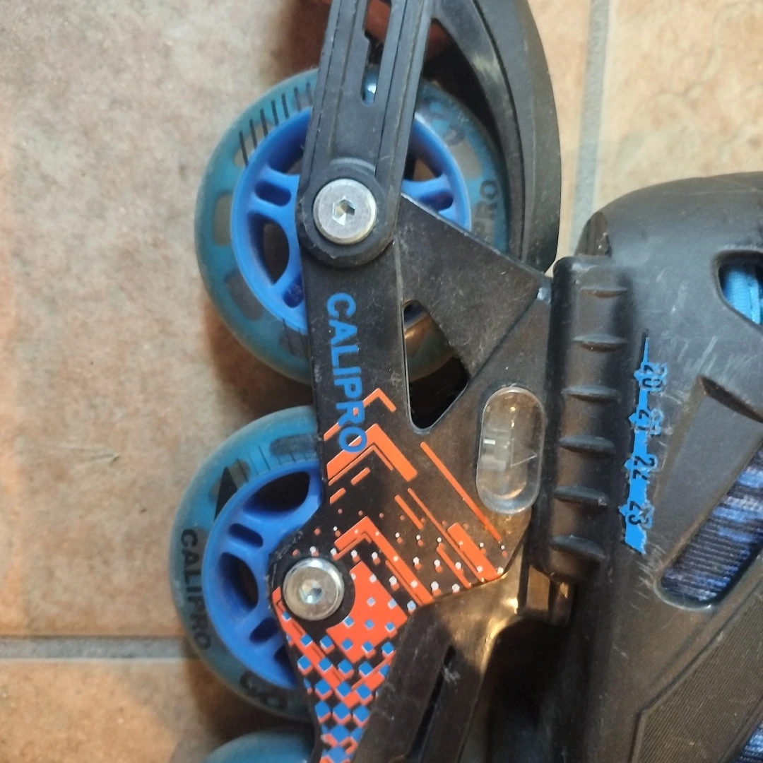 サイズ調整可、インラインスケート 　20-23の写真4枚目
