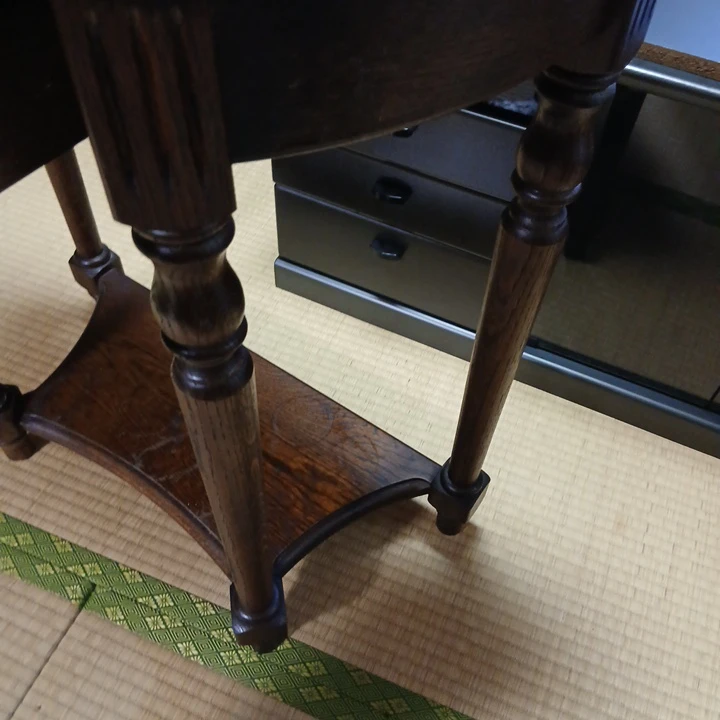アンティーク調 サイドテーブル 半月型の写真5枚目