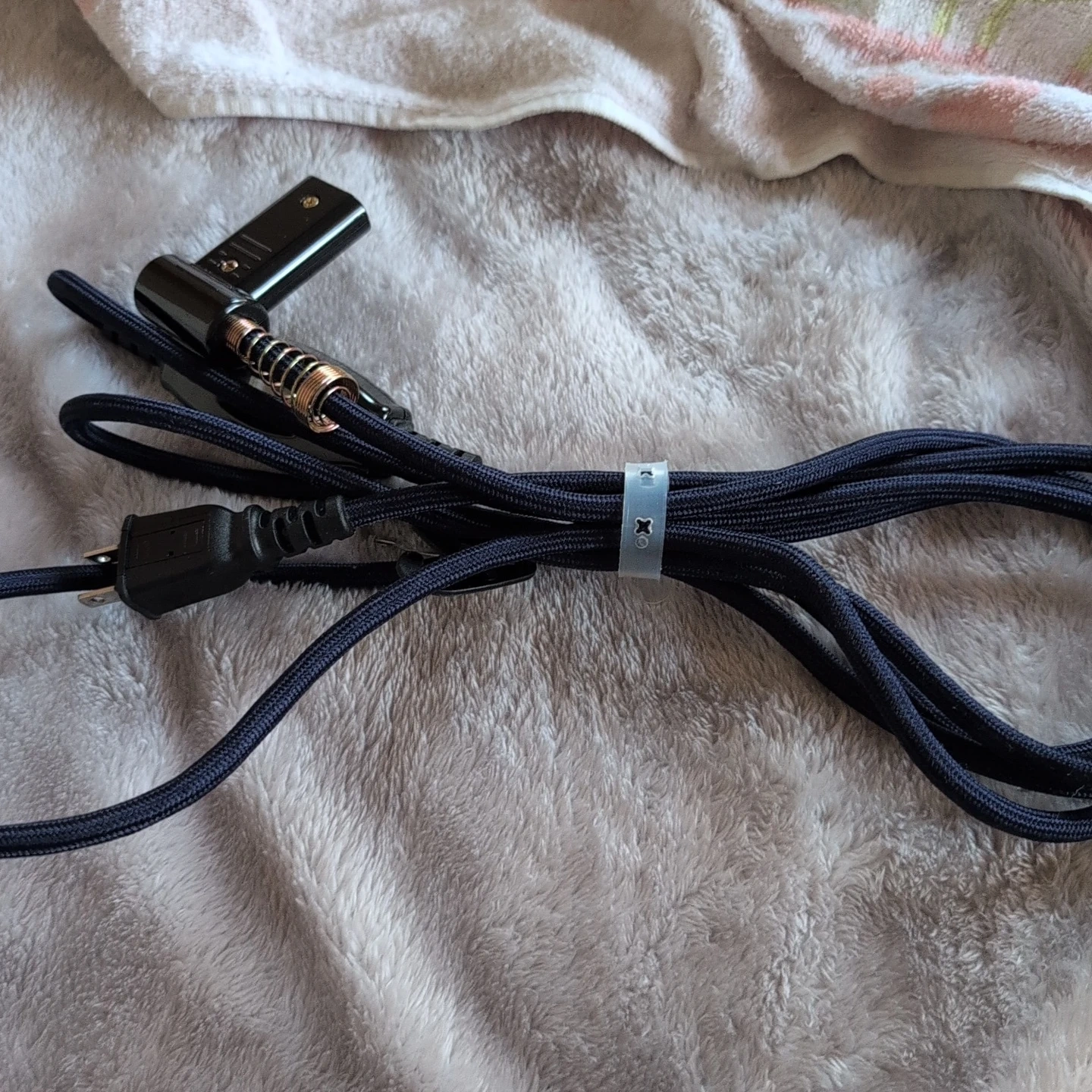 電源コード ブラック