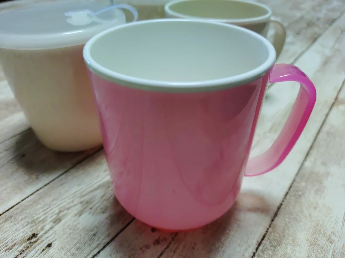 プラスチックコップ4個☆ふた付き.新品有りの写真3枚目
