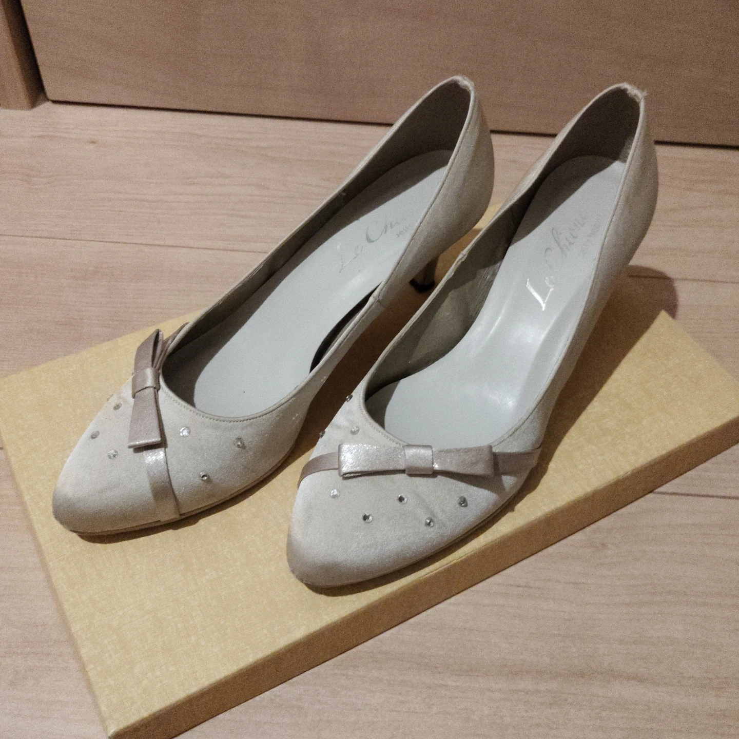 パンプス リボン