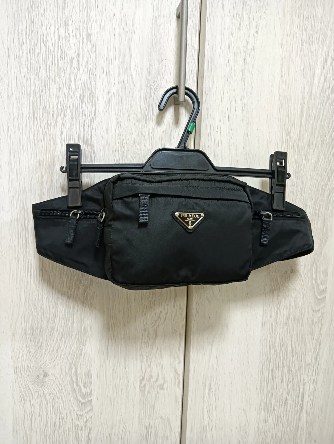 美品。PRADA プラダ ボディバッグ ウエストバッグ 三角ロゴの写真6枚目