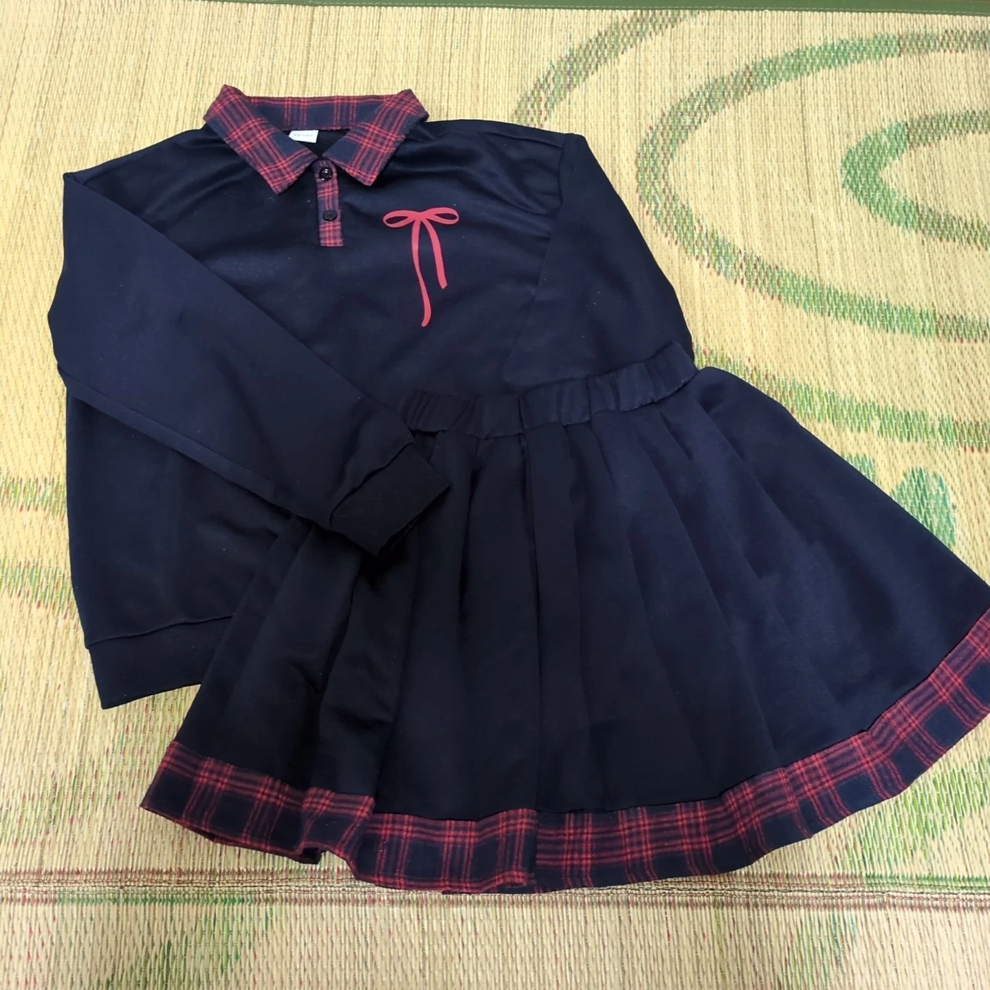 高学年以上女の子用 セットアップ トップス スカート 紺 チェックの写真2枚目