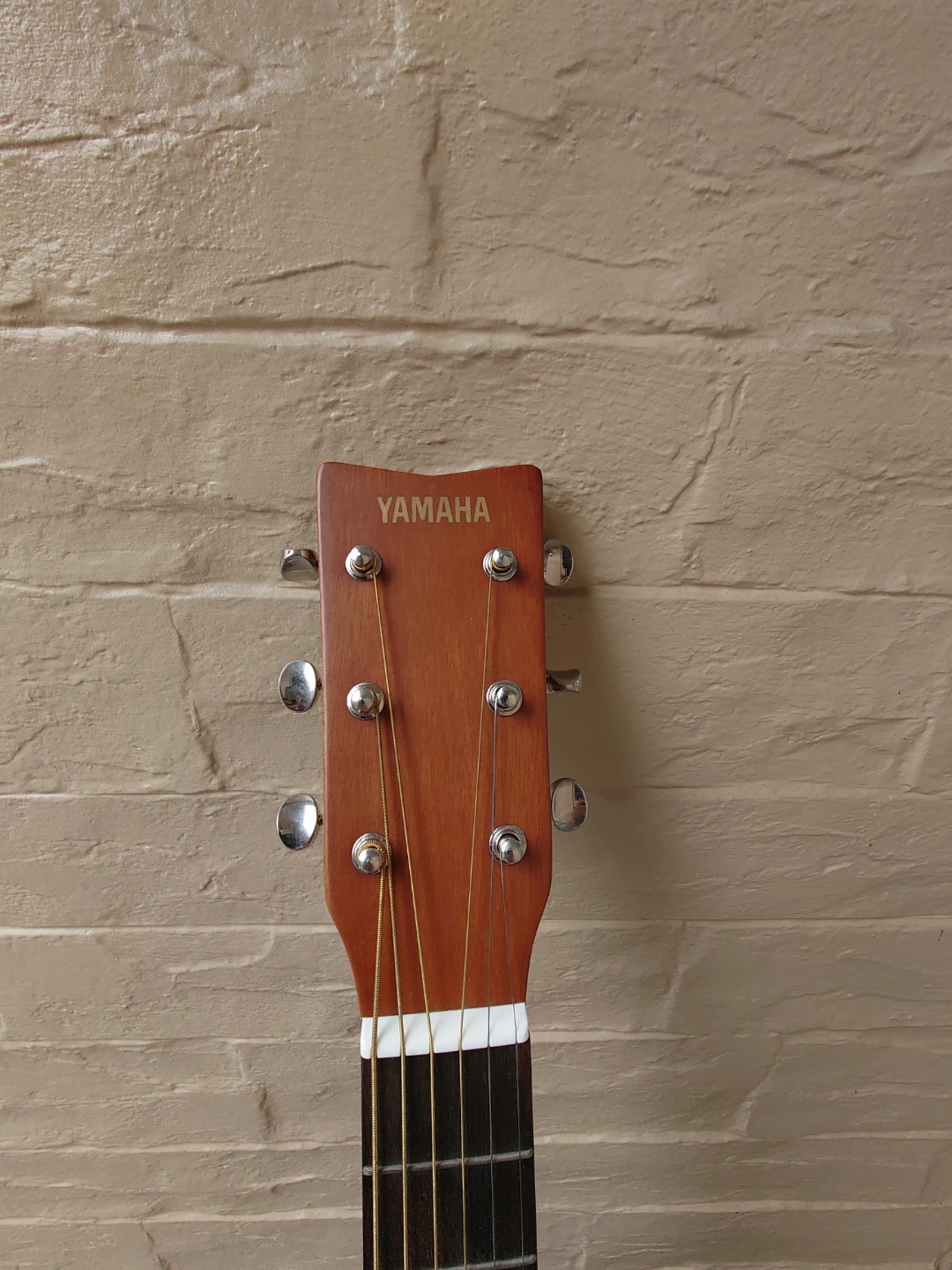 Yamaha FG JR1 3/4 Size Acoustic Guitar with Gig Bag Guitar Caseの写真2枚目