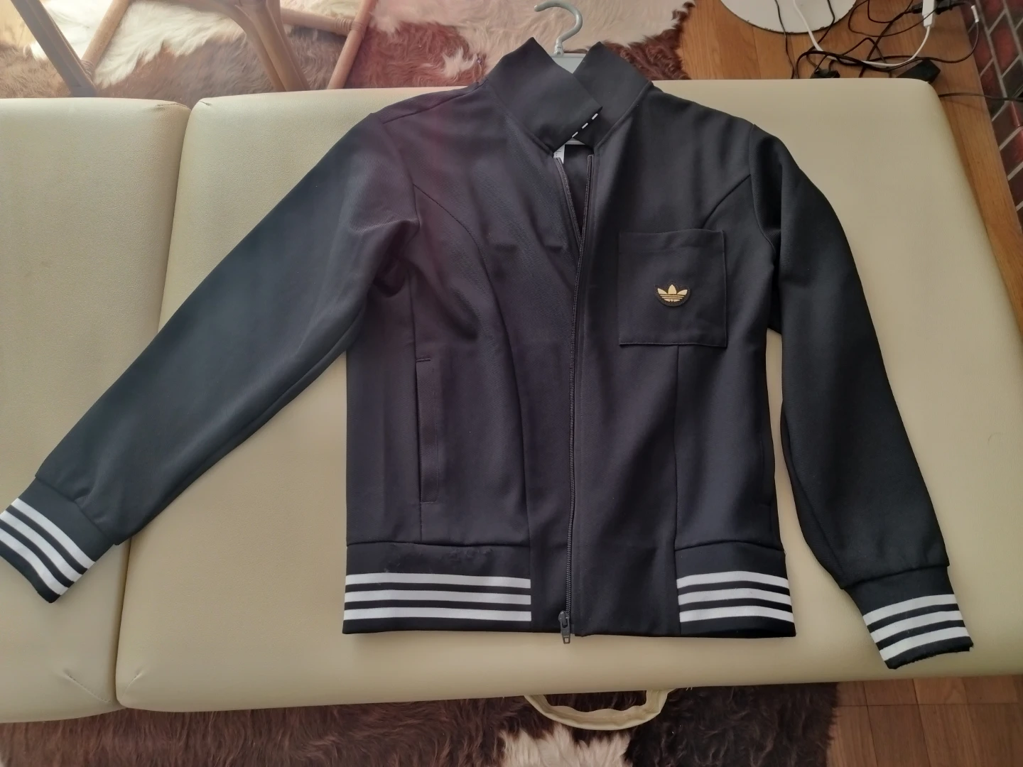 アディダス トラックジャケット 黒