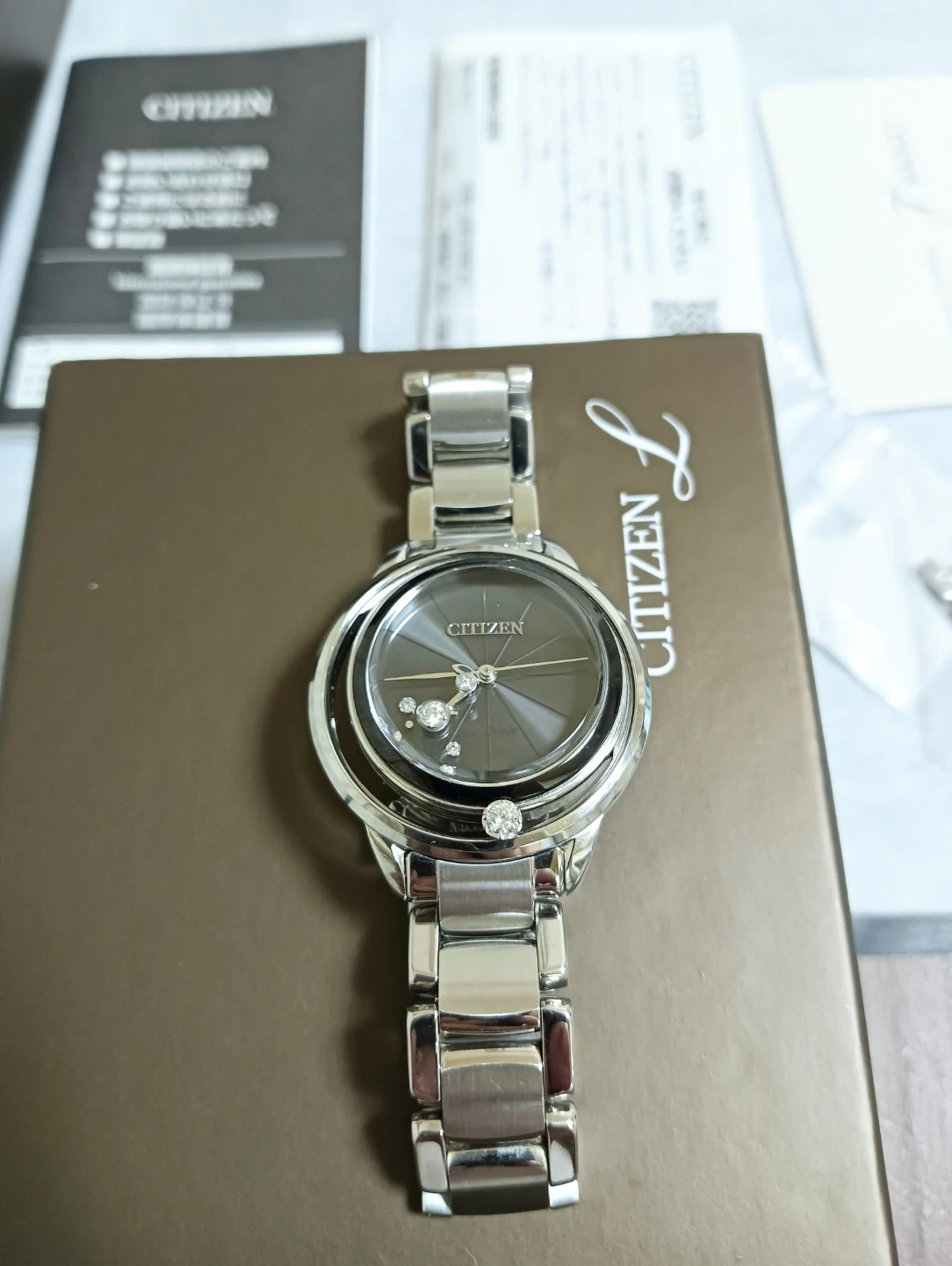 未使用近い美品11万。CITIZEN エルシリーズ ダイヤモンド エコドライブ 腕時計の写真4枚目