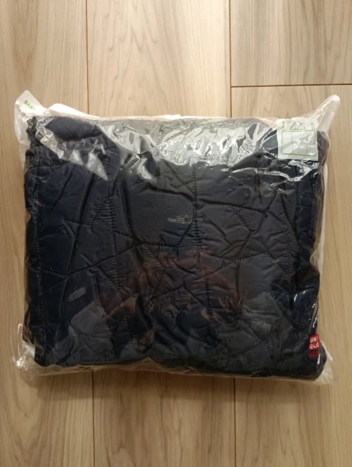 UNIQLO パデッド2WAYブランケット ネイビー 防寒の写真2枚目