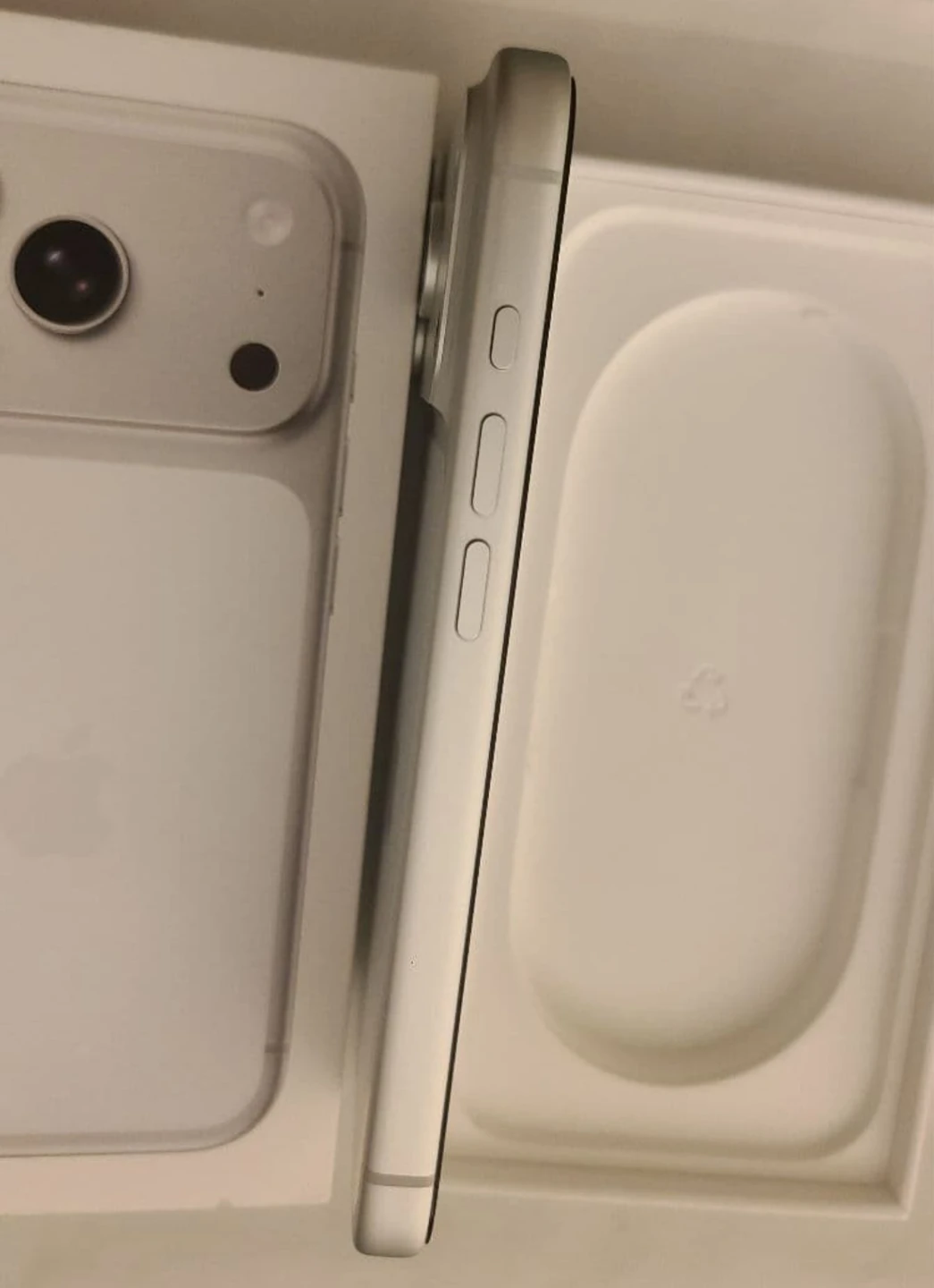 アップル iPhone 17 Pro シルバー 256GBの写真4枚目