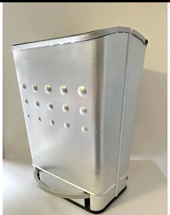 希少‼️ギリシャ製MAST(マスト)社のアルミダストボックス大小2個セット キッチンやお部屋をオシャレにの写真9枚目