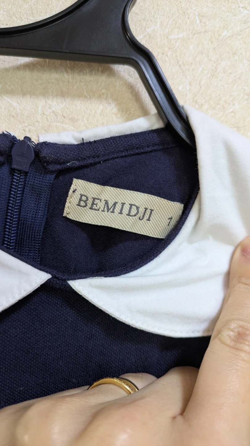 BEMIDJI(ベミジ)ネイビー ワンピース 襟付きポケット付きの写真2枚目