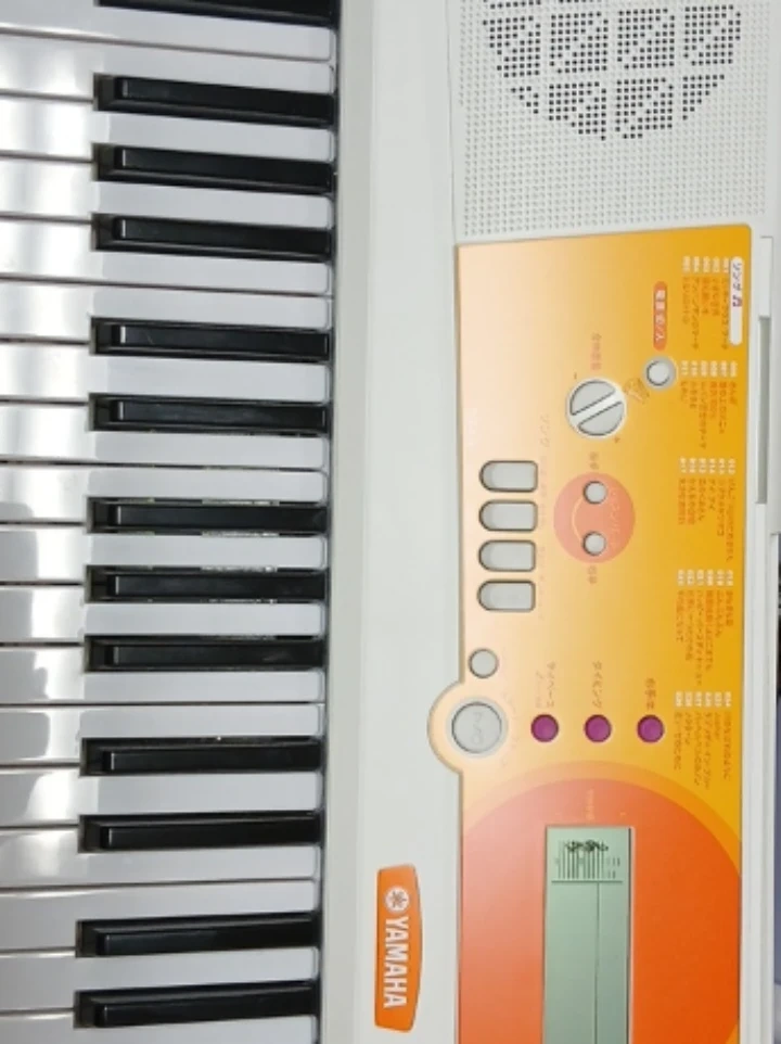 ヤマハ 電子キーボード EZ-J210の写真2枚目