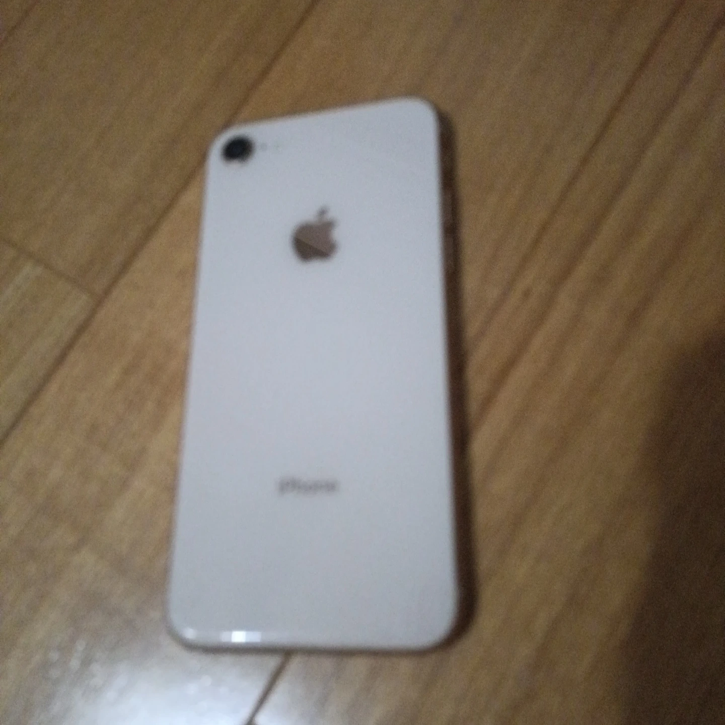 アップル iPhone 8 64GBの写真3枚目