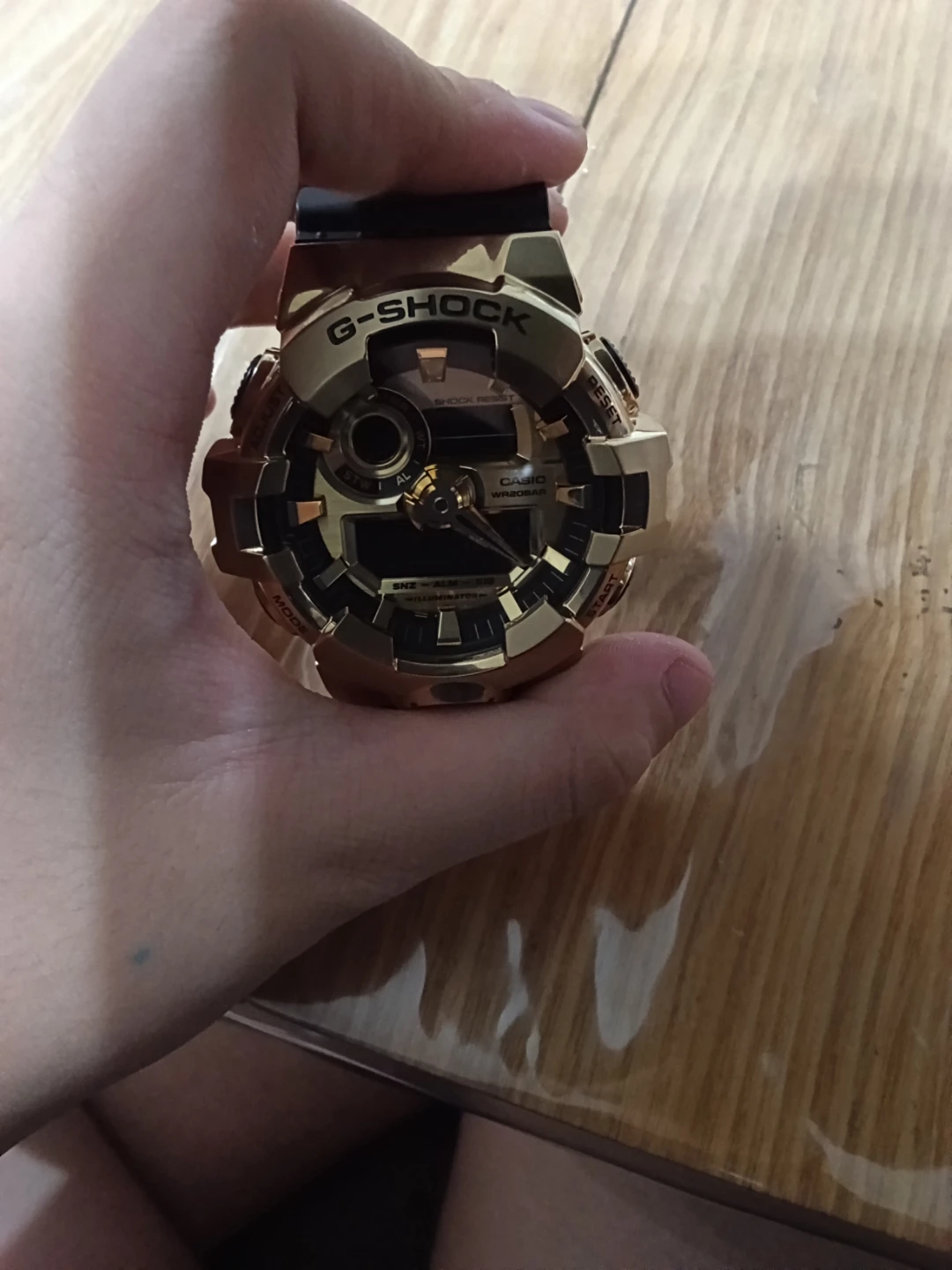 定価3万円カシオ G-SHOCK GM-700 ゴールドの写真4枚目