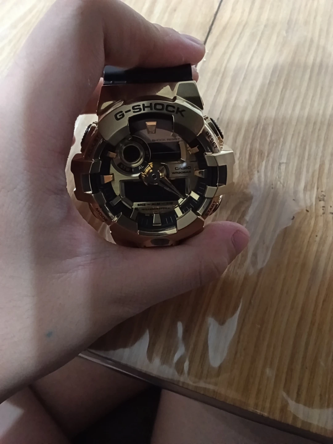 定価3万円カシオ G-SHOCK GM-700 ゴールドの写真4枚目
