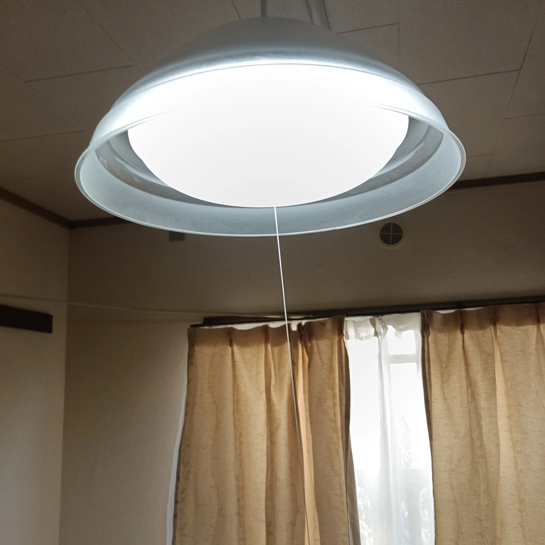ペンダントライト 丸型 ホワイトの写真2枚目