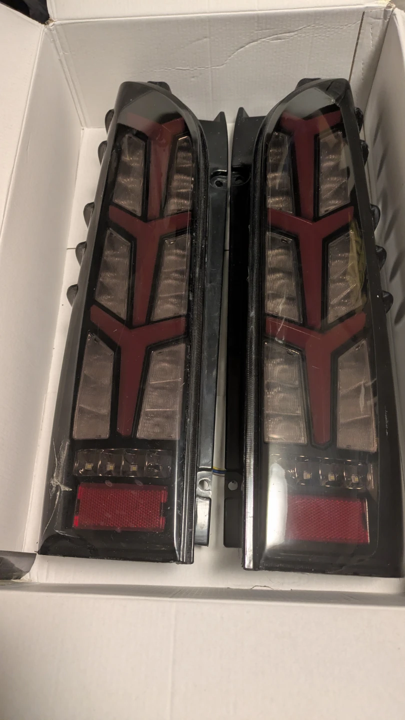 ハイエース LEDテールランプ 左右セットジャンク