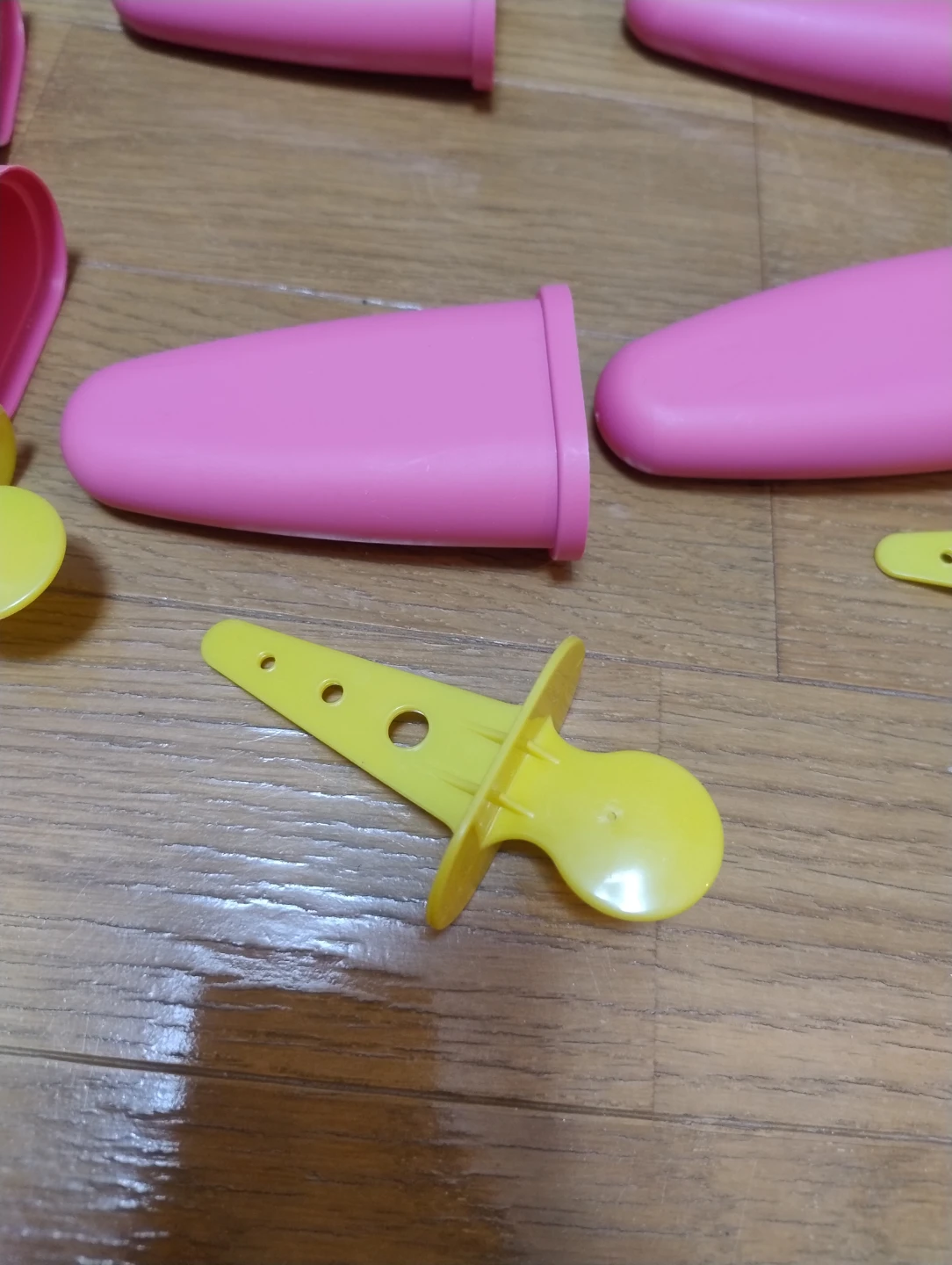 アイスキャンディーメーカー 6本セット ピンクの写真3枚目