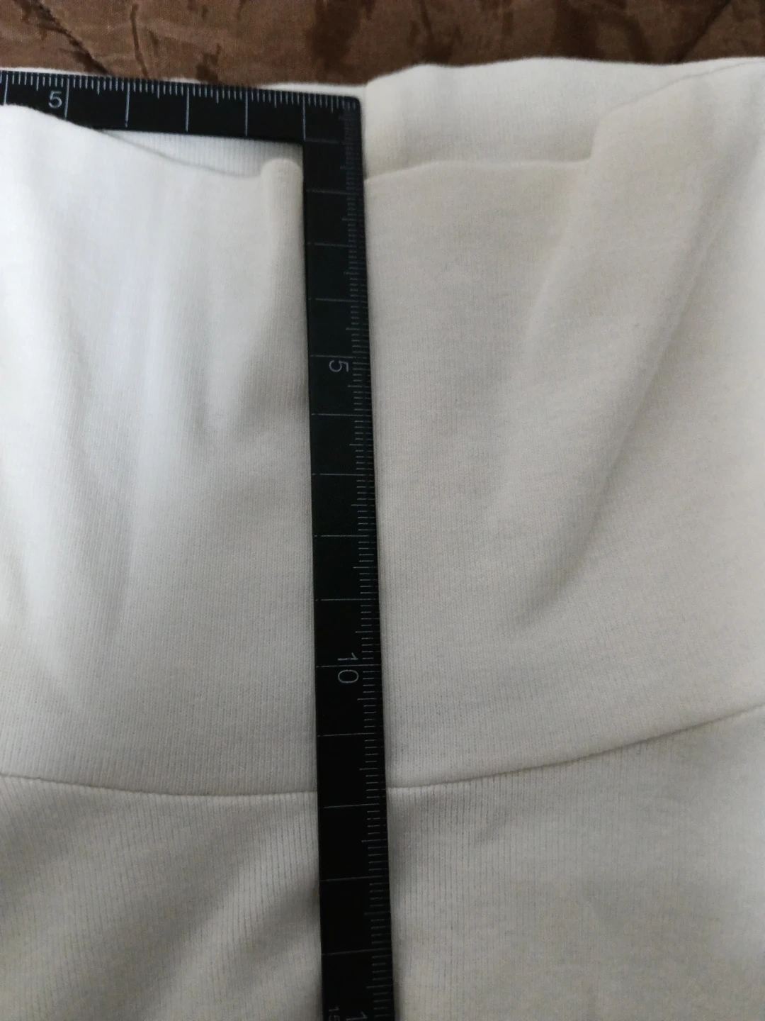 【中古】ユニクロ タートルネック長袖Tシャツ ホワイト Lサイズの写真3枚目
