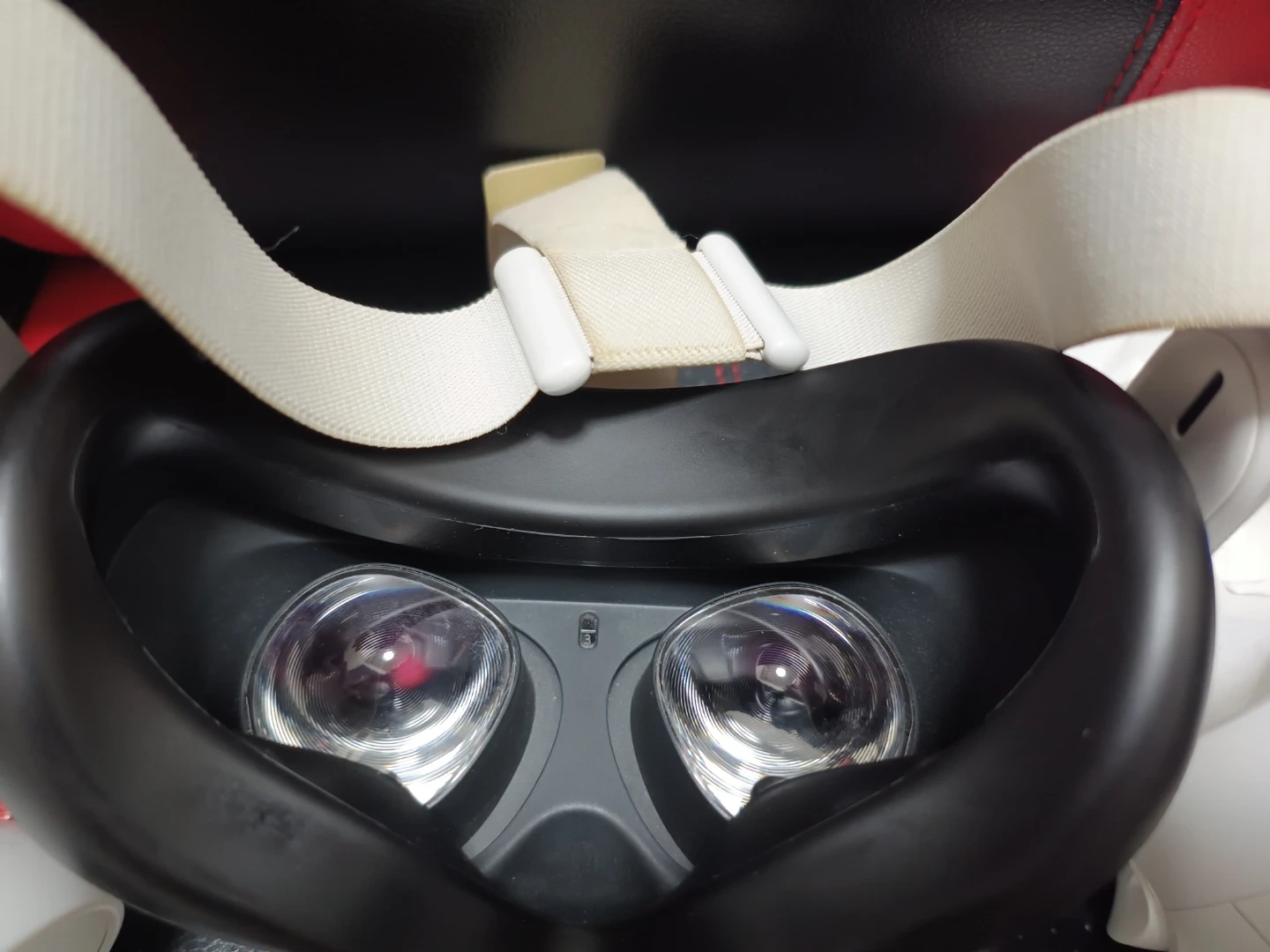 オキュラス Meta Quest 2 VRヘッドセットの写真3枚目