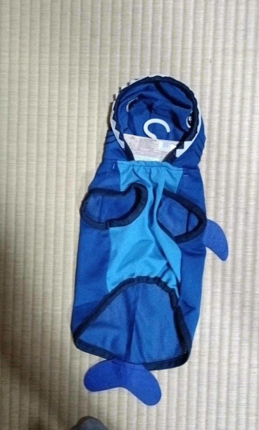 ダイソー ペット用服 サメ Mサイズ