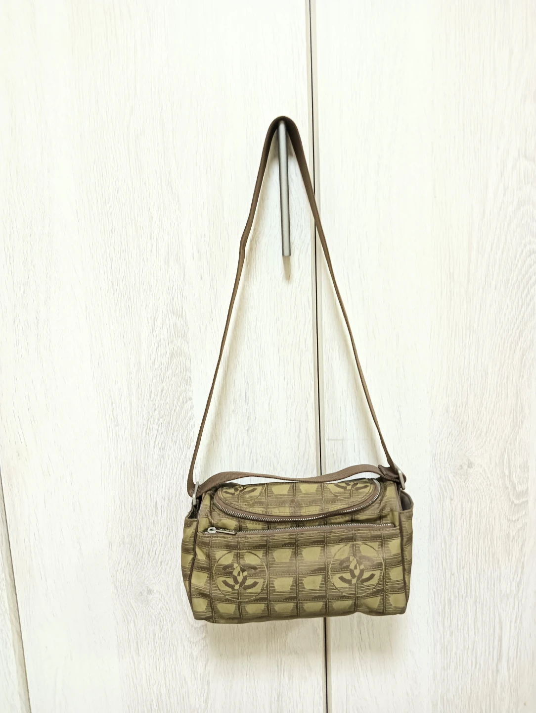 美品。CHANEL シャネルニュートラベルライン ショルダーバッグ クロスボディバッグの写真3枚目