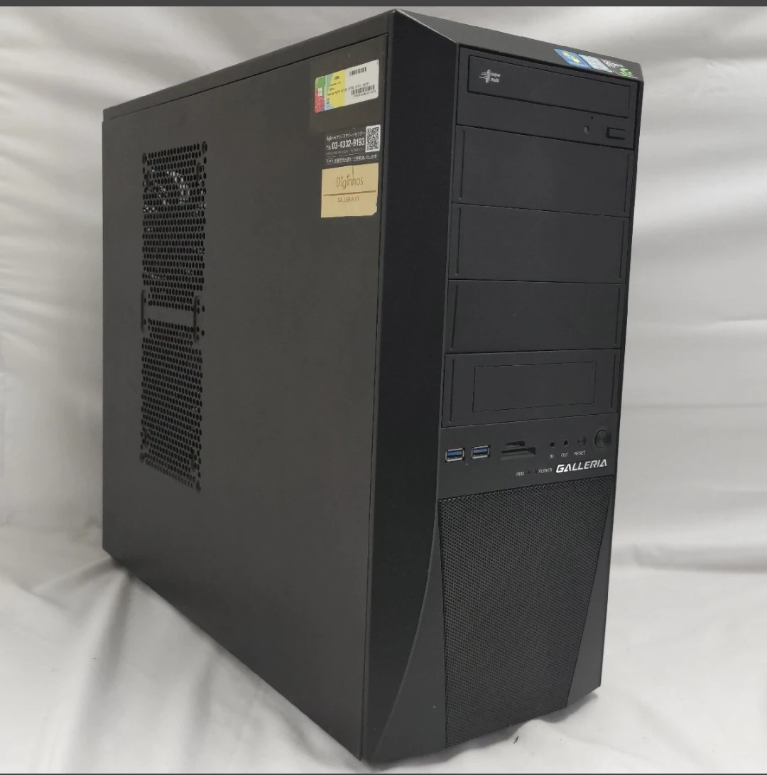 ゲーミングPCの素材の写真2枚目