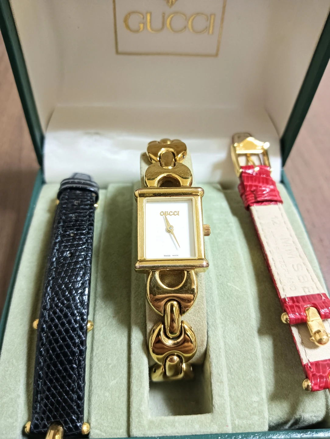 美品。GUCCI グッチ チェンジベルト 腕時計 替えベルト2本付き