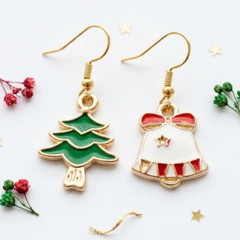 クリスマスピアス ツリー ベルの写真2枚目