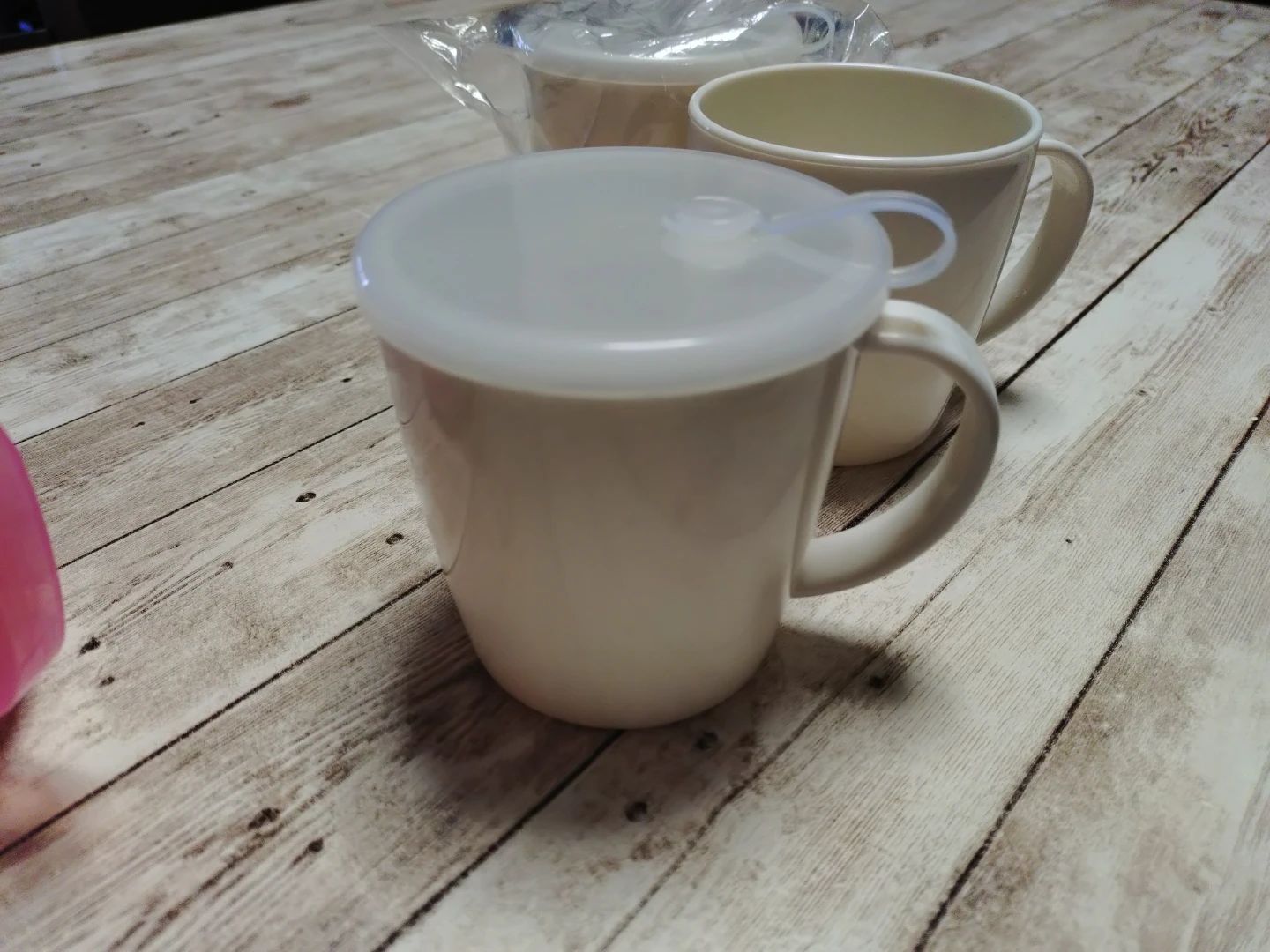 プラスチックコップ4個☆ふた付き.新品有りの写真2枚目