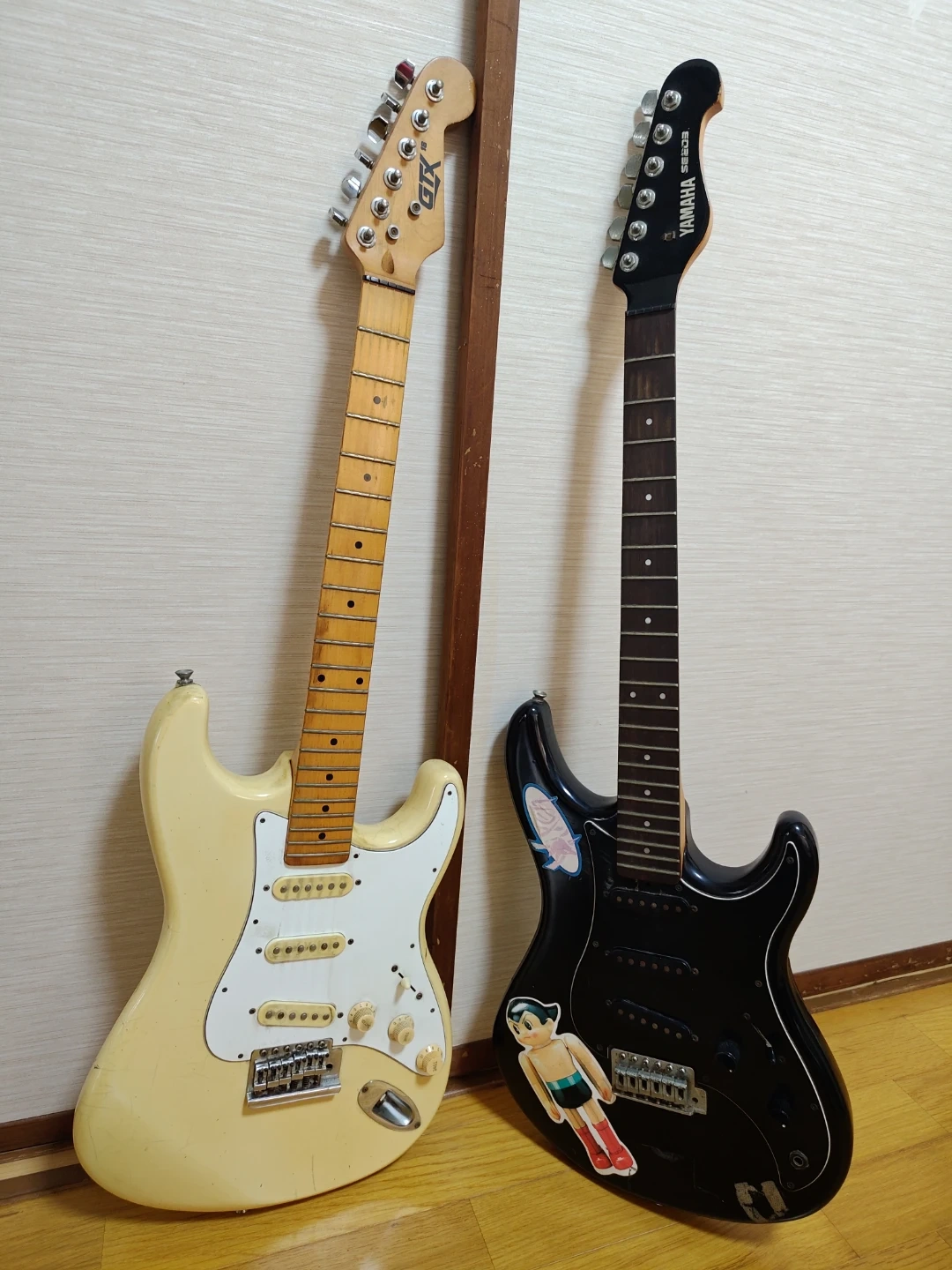 ギター2本 (Yamaha・GTX) (音が確認済み)