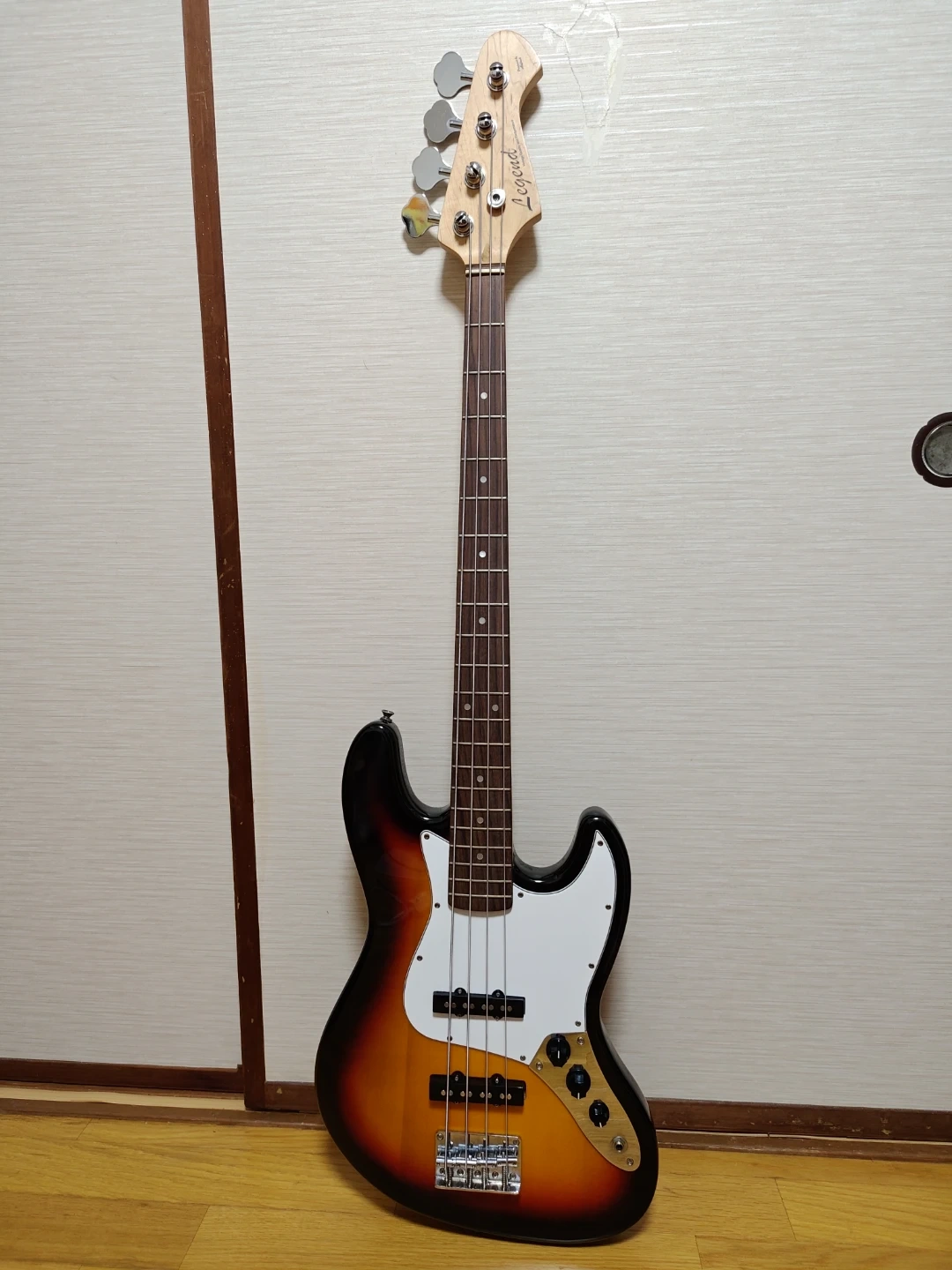 Legend Jazz Bass