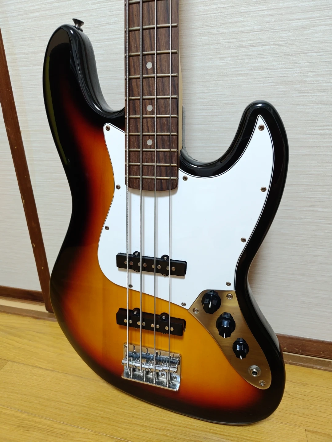 Legend Jazz Bassの写真2枚目