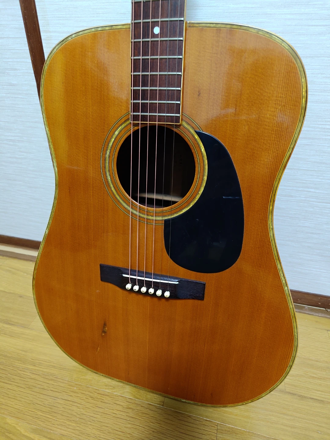 Morales アコースティックギターの写真2枚目
