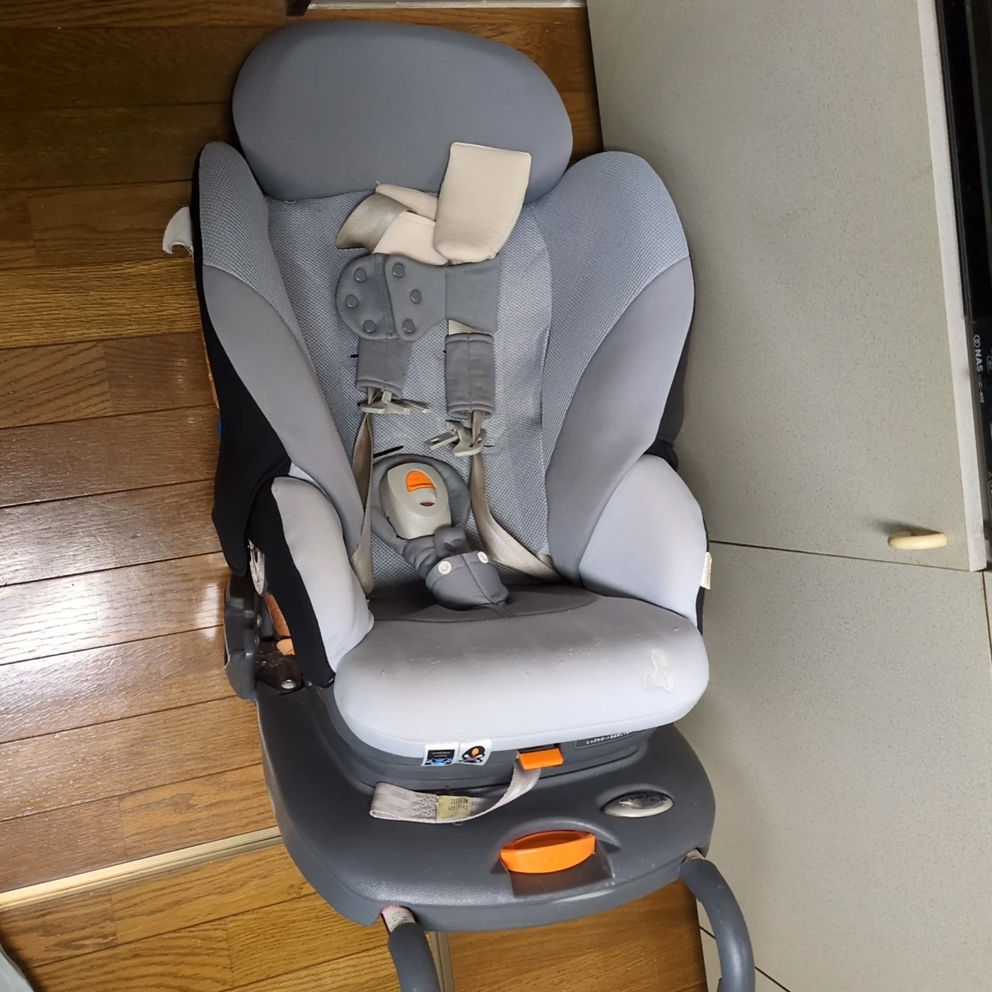 チャイルドシート グレー