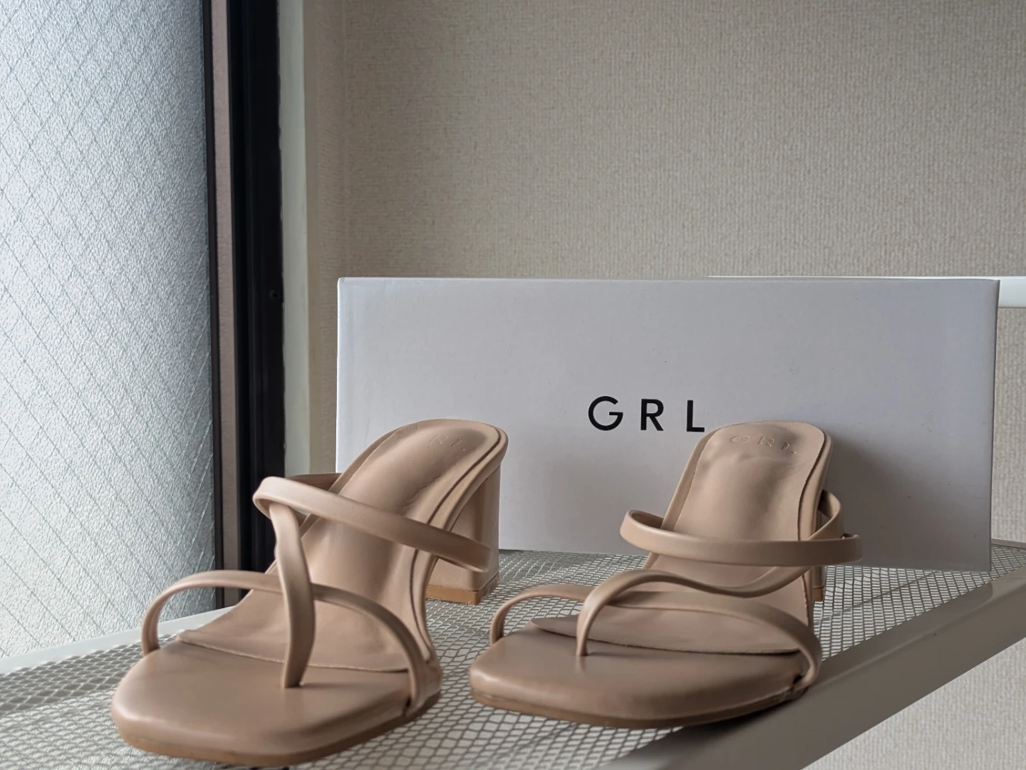GRL トングサンダル ベージュ