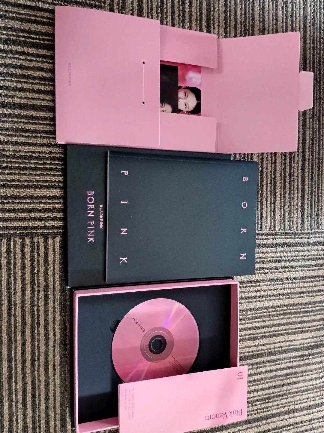 ブラックピンク BORN PINK アルバム ピンク